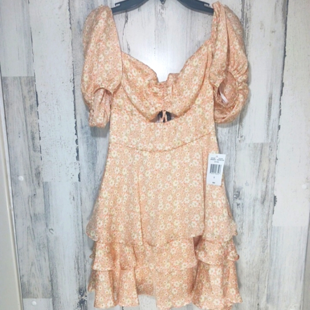 Women's B.Smart Dress, Peach Floral Fit & Flare Ruffle Sweetheart Neckline Sz 1